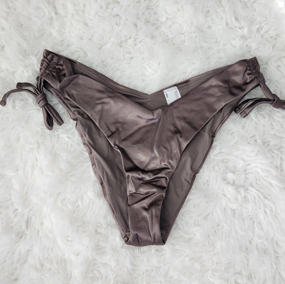 Asos Gleam V front ruched sides bikini bottom. Mink. Size US 10. New without tag